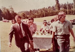 Burial of Le-Hong Thi Nguyen, Beaverton, Oregon, 1983